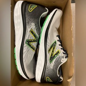 New balance running shoes size 13